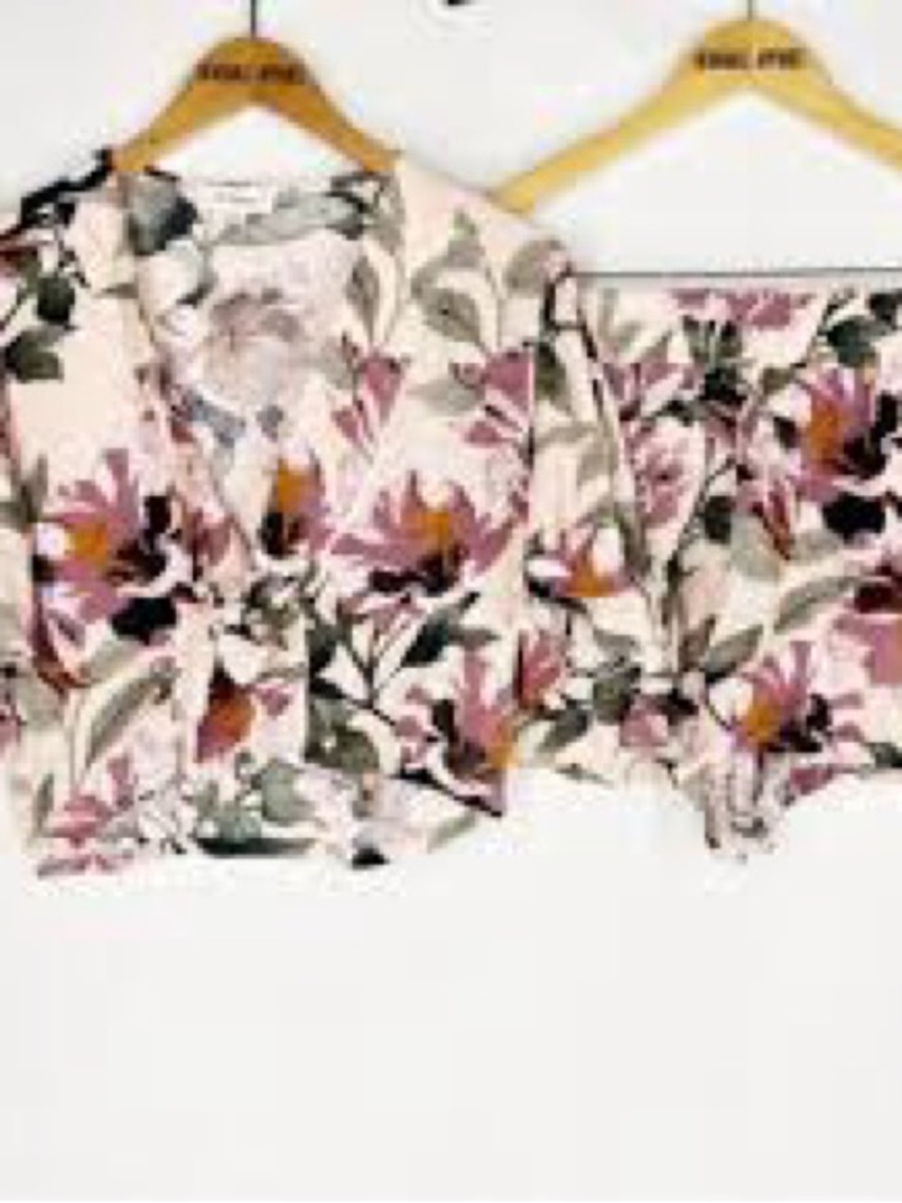 Sold - bohme Pink Floral V-Neck set Xs/s